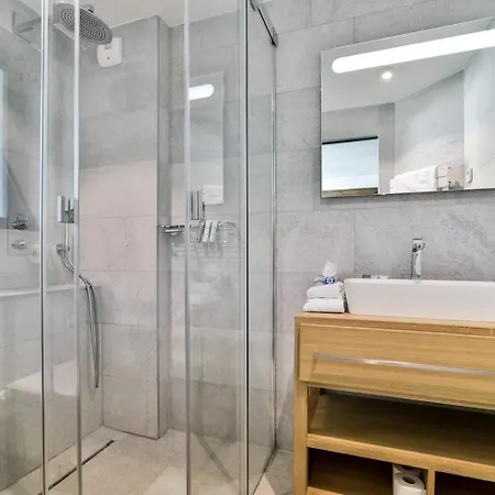 Chalet Luxury Retreat In A Quiet Area - What'app - 0034-635-520-036 - For Reservations! Villa