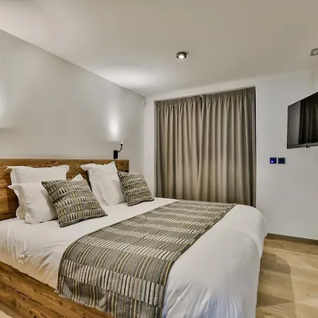 Chalet Luxury Retreat In A Quiet Area - What'app - 0034-635-520-036 - For Reservations! *